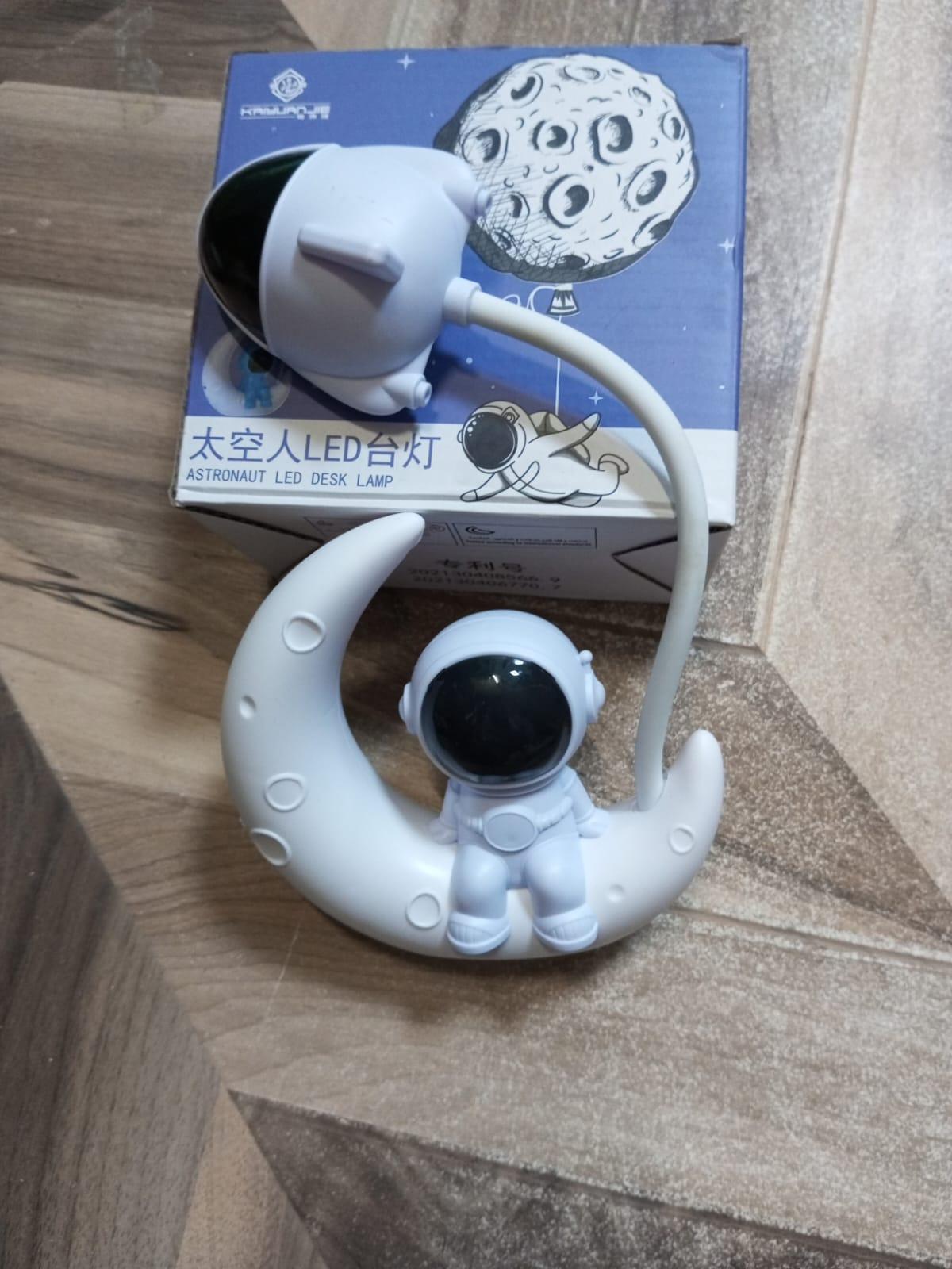 Astronaut Desk Lamp