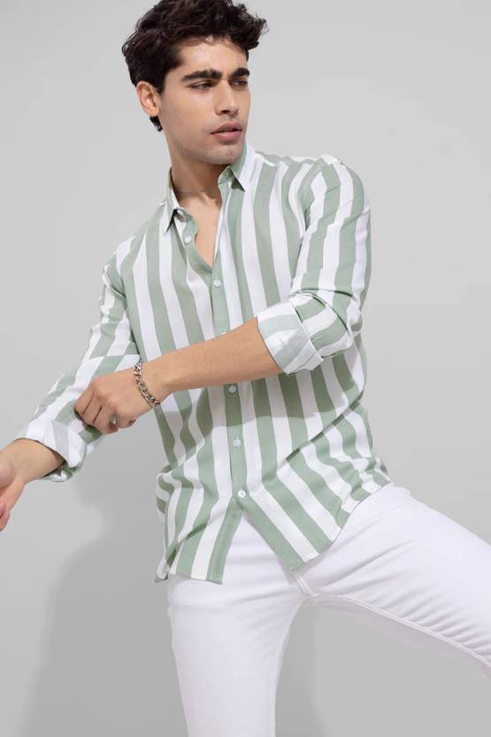 Men Regular Fit Striped Spread Collar Casual Shirt